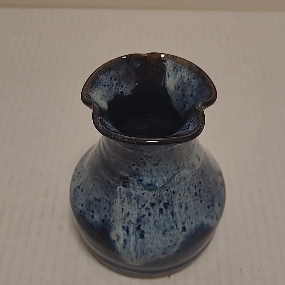 Beautiful Signed Pottery Vase